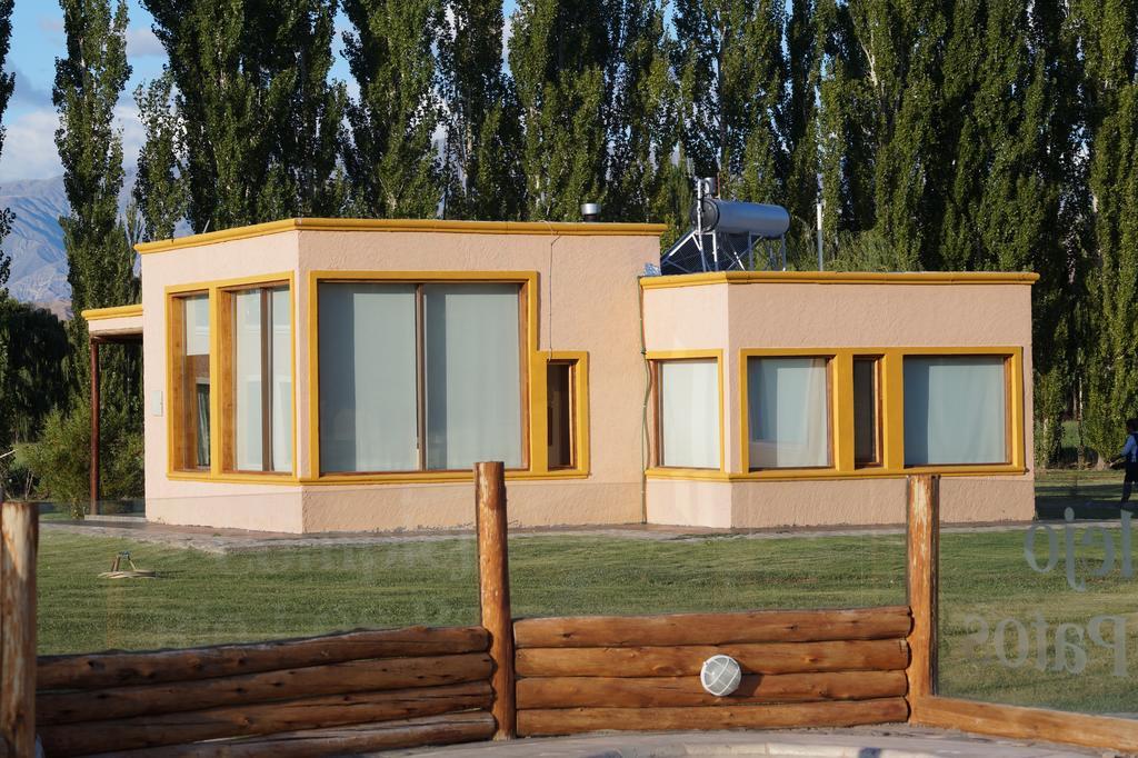 Complejo Rio Los Patos - Apartamentos Barreal Exteriör bild