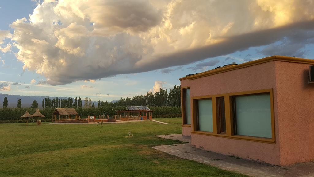 Complejo Rio Los Patos - Apartamentos Barreal Exteriör bild